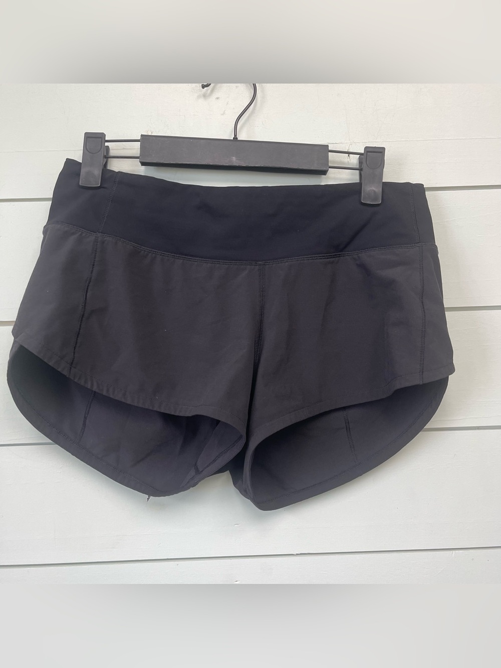 Lululemon speed up shorts 2.5" black women's size 4